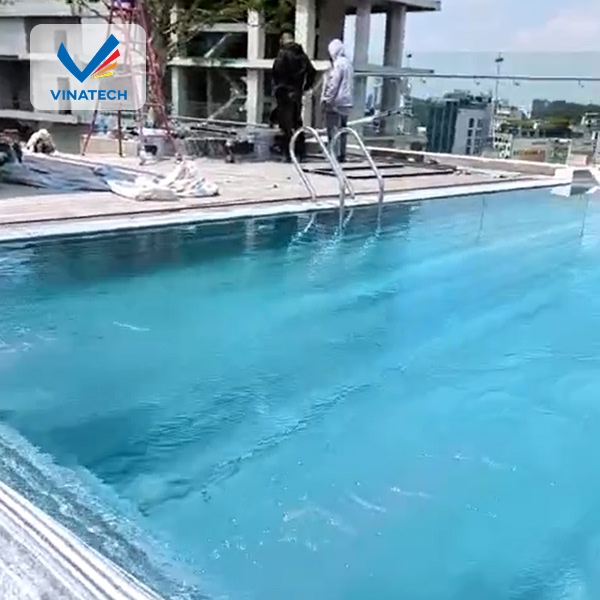 Thiết kế hồ bơi sân thượng nhỏ gọn, chống thấm tốt, phù hợp nhà phố diện tích hạn chế