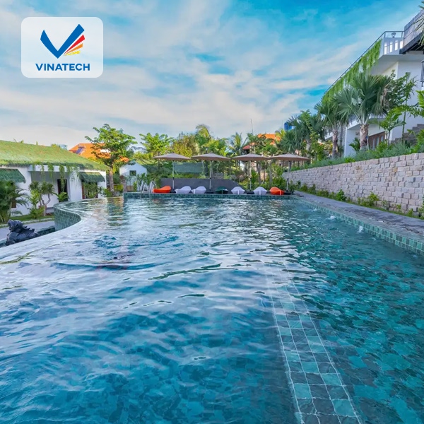 Vinatech thiết kế hồ bơi đa năng chuẩn kỹ thuật, đảm bảo thẩm mỹ và an toàn