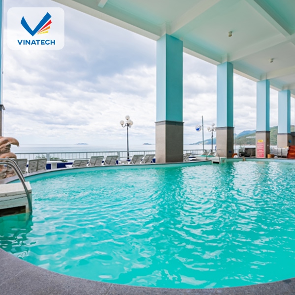 Hồ bơi khách sạn không chỉ là tiện ích mà còn nâng tầm trải nghiệm khách lưu trú