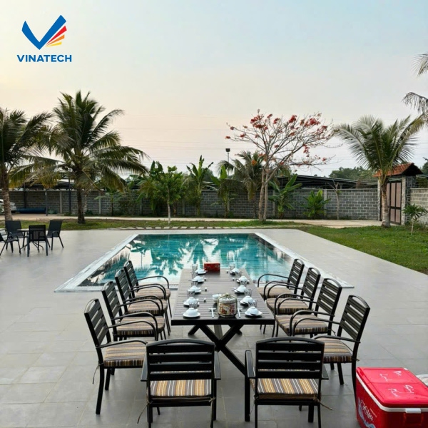 Thiết kế cao cấp làm tăng giá thi công bể bơi