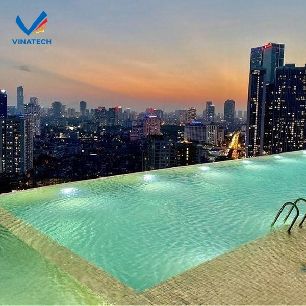 Thiết kế hồ bơi mini sân thượng theo phong cách vô cực đẹp