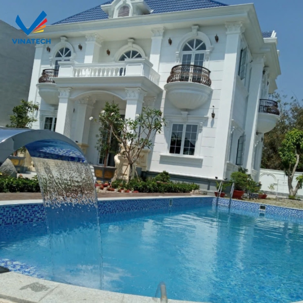 Hồ bơi cổ điển châu Âu thể hiện đẳng cấp và gu thẩm mỹ tinh tế của gia chủ