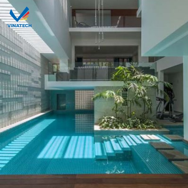 Chi phí làm bể mini 15m² dao động từ 150 - 300 triệu đồng tùy vật liệu và thiết bị