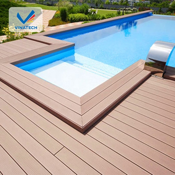 Chi phí thiết kế hồ bơi tone gỗ dao động 20.000 - 100.000đ/m² tùy yêu cầu