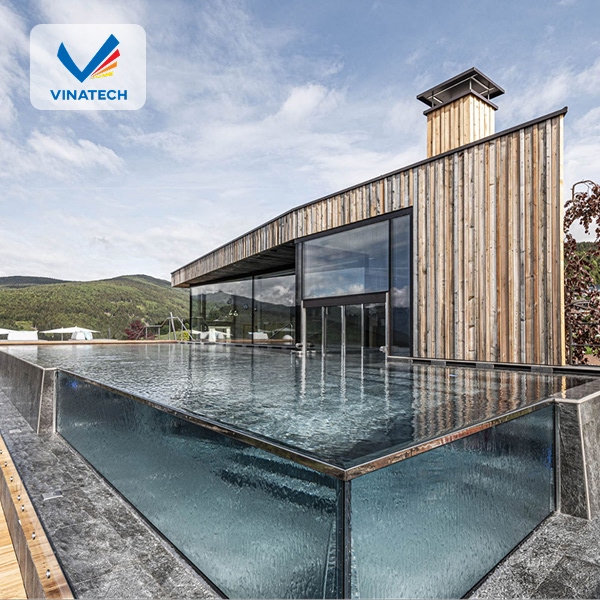 ​Hồ bơi kính mang đến vẻ đẹp sang trọng, hiện đại cho không gian sống cao cấp