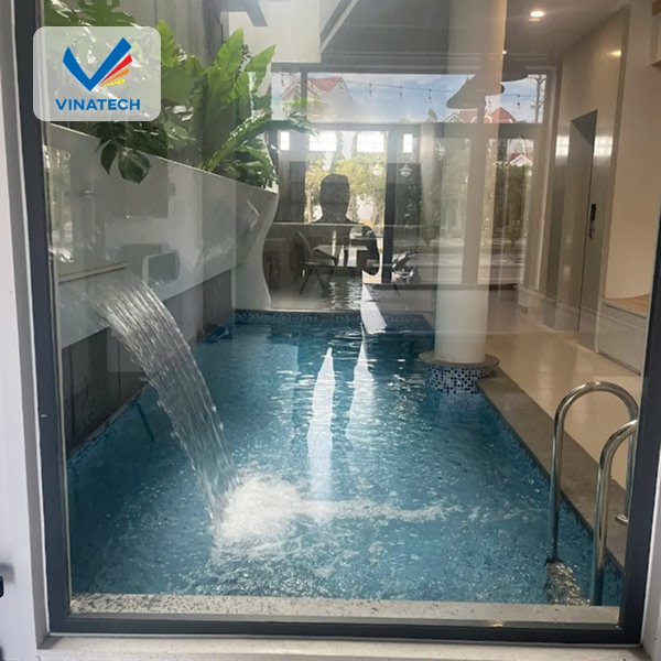 Xây bể bơi mini trong nhà giúp tiết kiệm diện tích, chi phí phù hợp với gia đình nhỏ