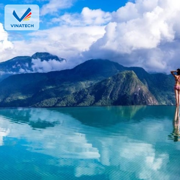 Hồ bơi vô cực tạo cảm giác nước hòa vào chân trời, phù hợp cho resort, khách sạn