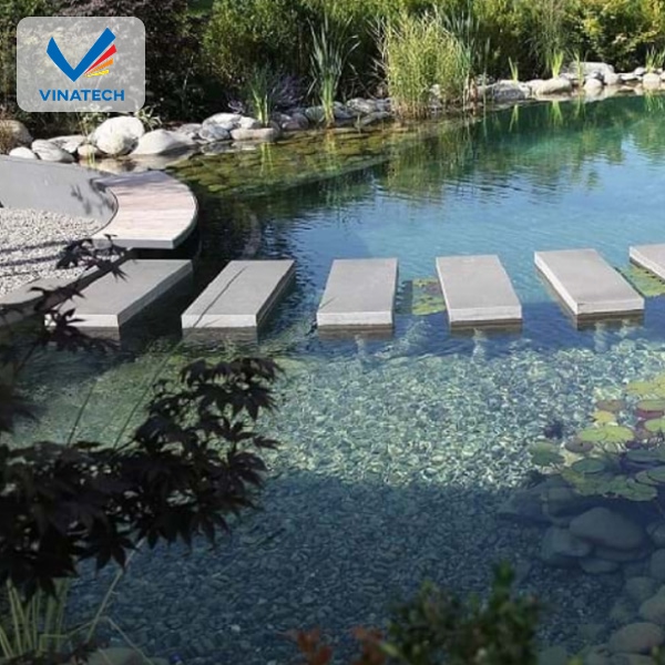 Chọn vị trí hồ bơi khách sạn hợp lý, tránh gần khu ồn ào hoặc địa chất yếu