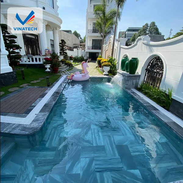 Bàn giao công trình thi công hồ bơi cho biệt thự đạt chuẩn Resort.