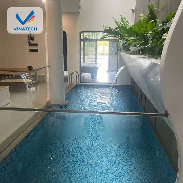 Không gian sân vườn với thiết kế hồ bơi hợp tuổi sang trọng