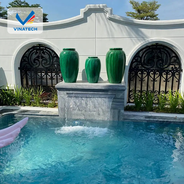 Chọn hồ bơi thác nước hay hồ bơi thường tùy thuộc vào nhu cầu sử dụng