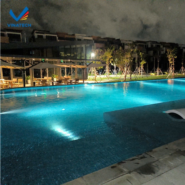 Hồ bơi cao cấp nước trong xanh