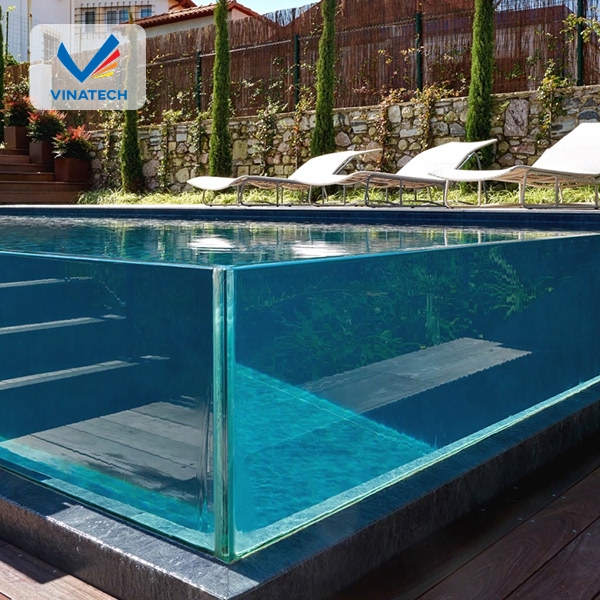 Thi công hồ bơi kính cường lực yêu cầu độ chính xác cao