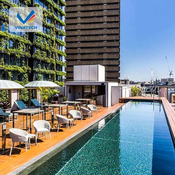 Thi công hoàn thiện cho thiết kế bể bơi tầng thượng an toàn