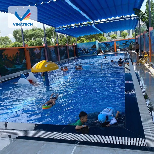 Vinatech đơn vị thi công hồ bơi có mái che uy tín được nhiều khách hàng tin chọn