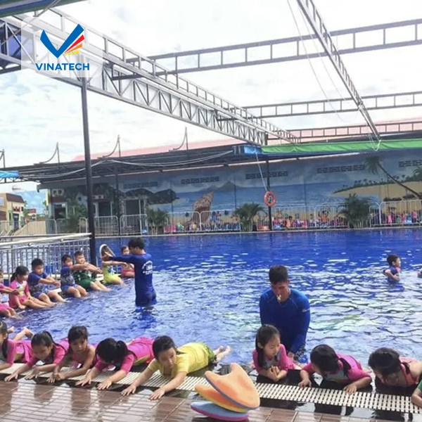 Hồ bơi trường học an toàn và bền vững