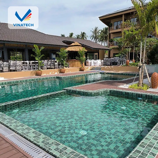 Thi công hồ bơi khách sạn chuẩn phong thủy giúp tụ tài