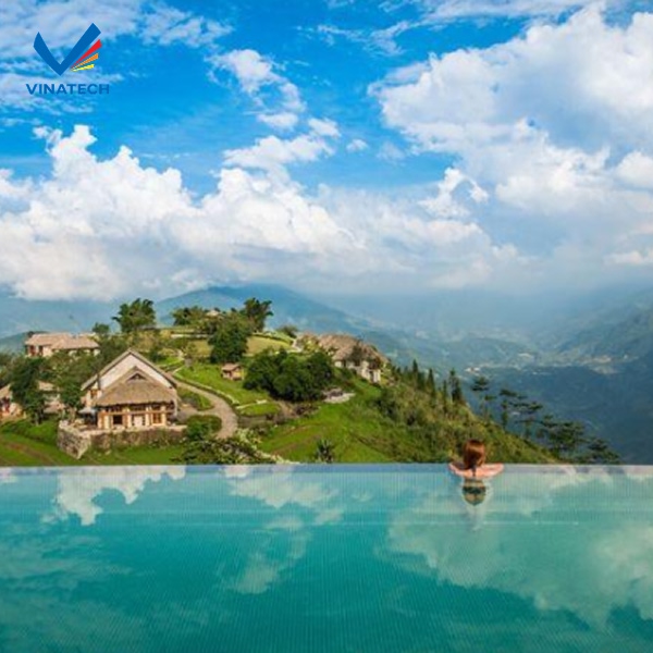 khu biệt thự cao cấp với bể bơi tràn viền ngoài trời