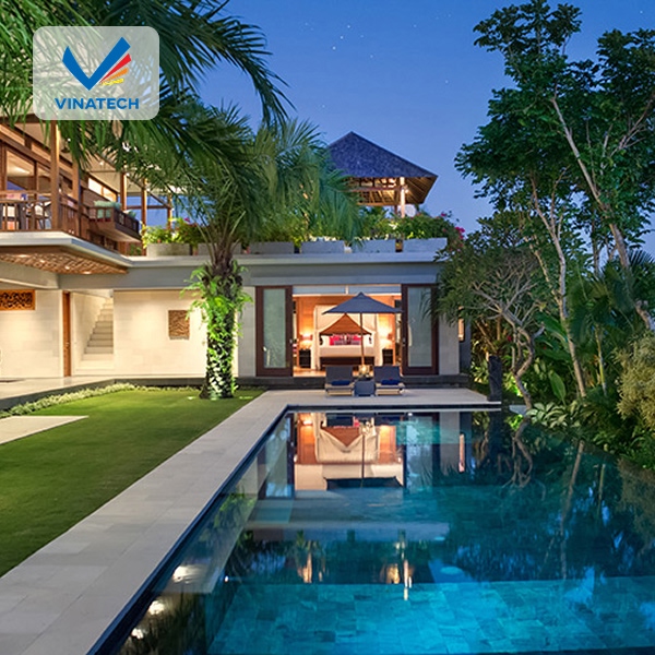 Thi công hồ bơi kết hợp vườn phù hợp cho biệt thự, nhà phố và khu nghỉ dưỡng.