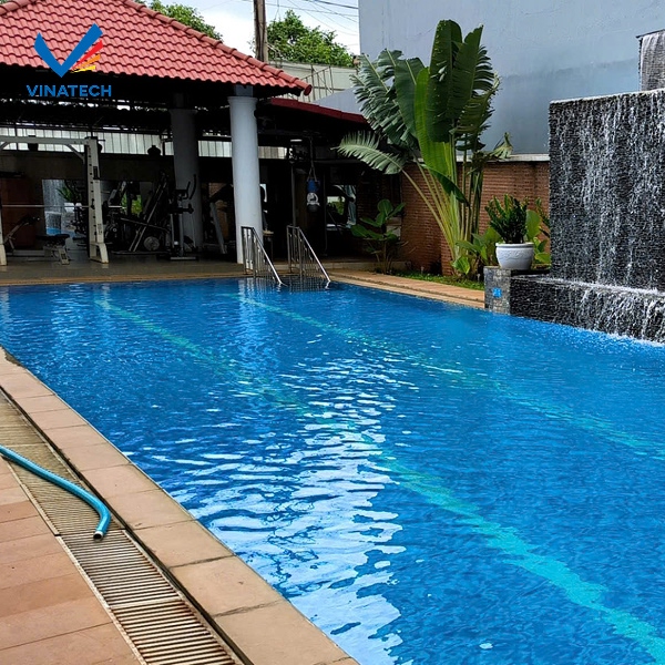 Vinatech - Đơn vị thi công hồ bơi chuyên nghiệp đảm bảo tiêu chuẩn kỹ thuật và an toàn khi sử dụng.