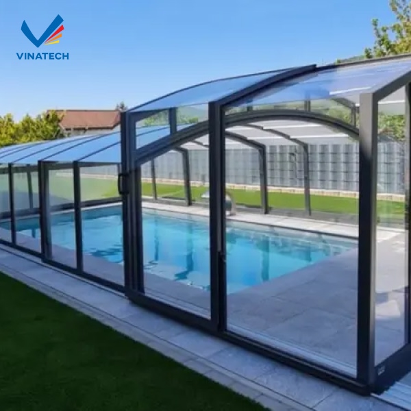 Kết cấu hồ bơi chắc chắn, đảm bảo an toàn và phù hợp với nhiều điều kiện thời tiết khác nhau