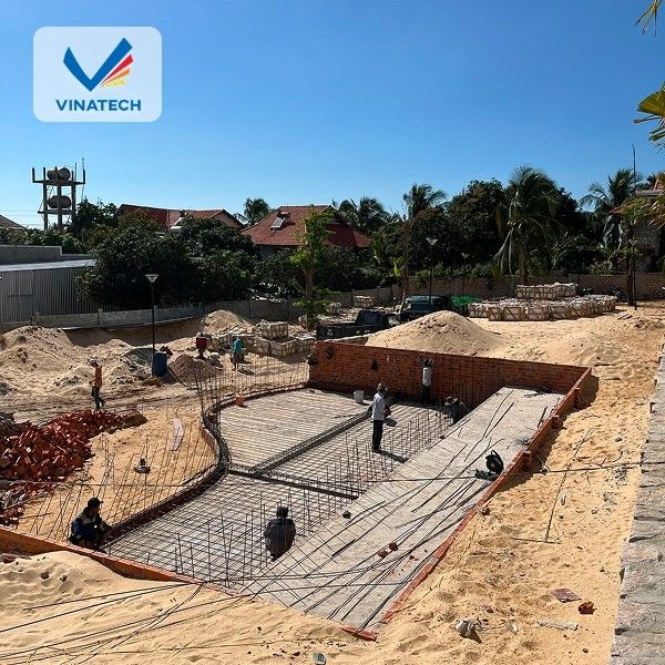 Vinatech một đơn vị chuyên thi công hồ bơi bê tông nhanh, uy tín với mức phí thi công hợp lý
