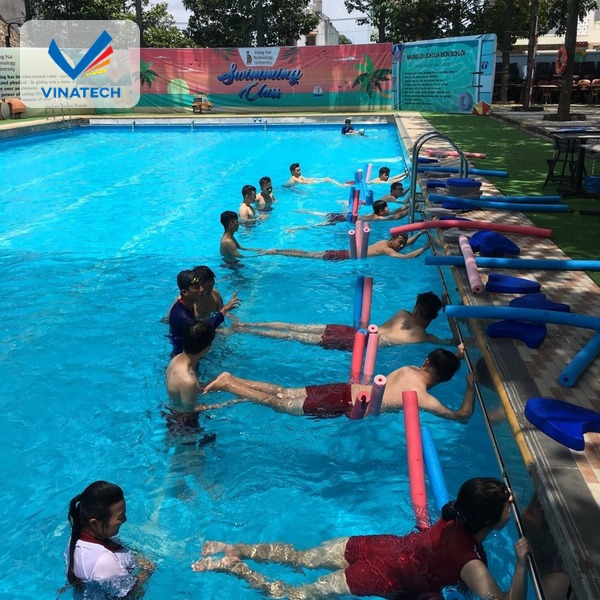 Thiết kế bể bơi kinh doanh cần đáp ứng đồng thời các tiêu chuẩn về an toàn, công năng